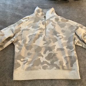 Camo cropped sweater